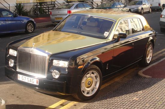 Posted in Cars with tags Gold Plated Rolls-Royce 